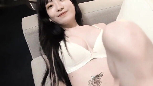 First experience of amateur beauty AV. xxx asian video
