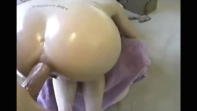 Homemade anal sex with brunette milf in oil. Doggystyle xxx amateur video